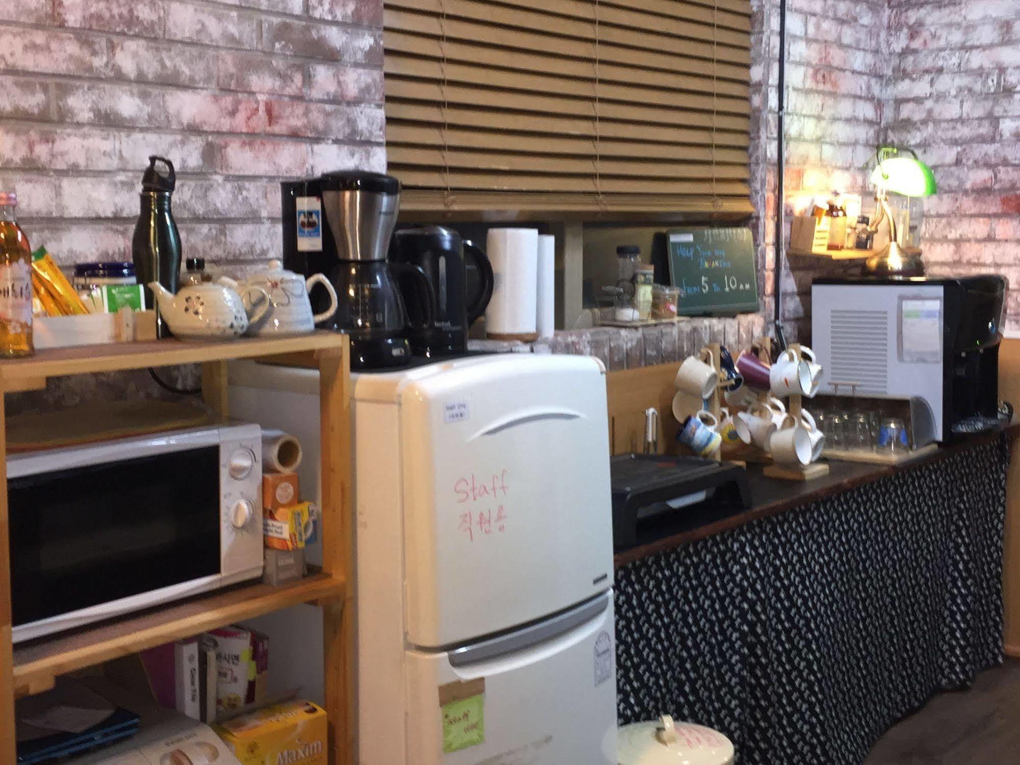Backpackers In Jeju City Center Eksteriør bilde