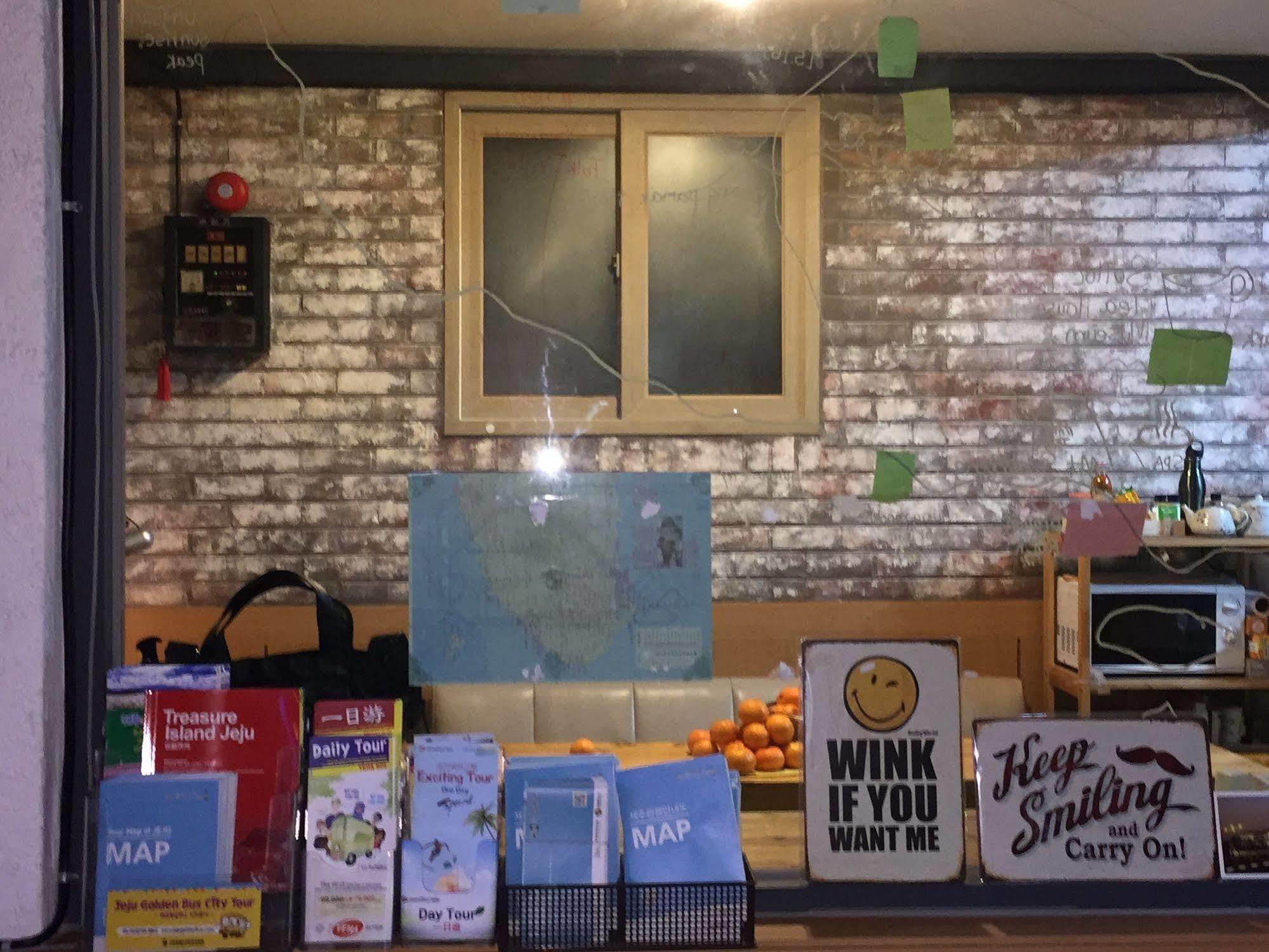 Backpackers In Jeju City Center Eksteriør bilde